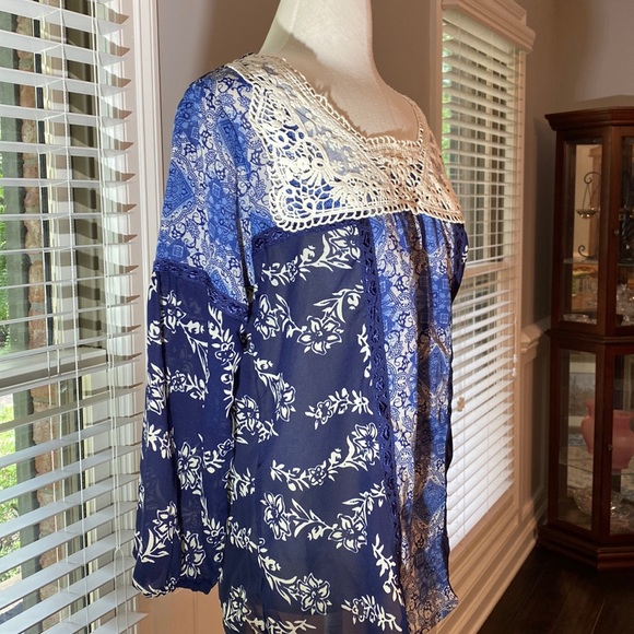 ❤️Bohemian Cafe Blouse Navy Blue Off White With Lacy Collar Never Worn Size M - Picture 2 of 7